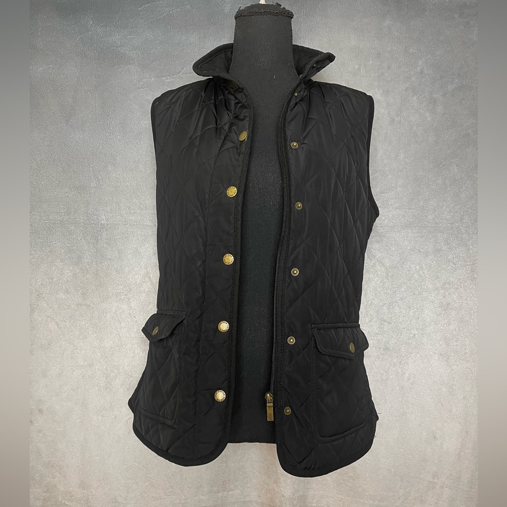 The savile row company London lightweight black quilted vest size small